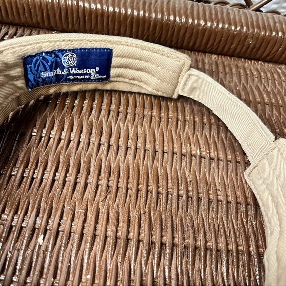 Smith & Wesson Biege Sun Visor Hat Adjuestable OS - Picture 7 of 8